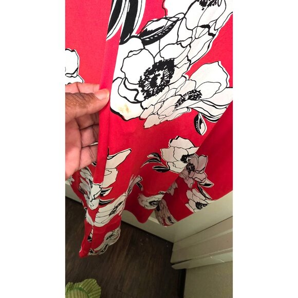 NWT Lane Bryant Red Floral Wrap Dress Short Sleeves & V-Neckline Women's Size 18 - Picture 3 of 8